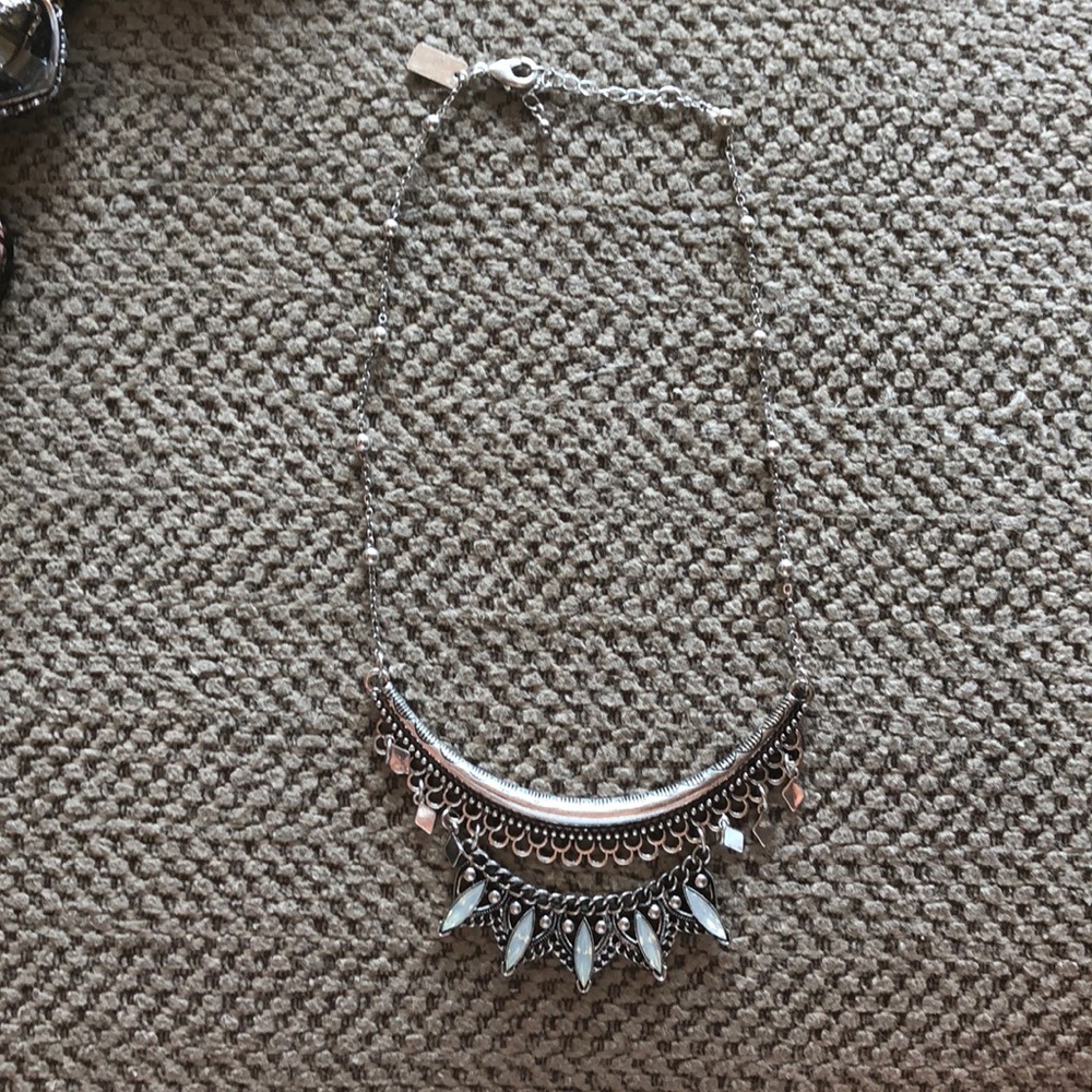 American Eagle accent necklace.